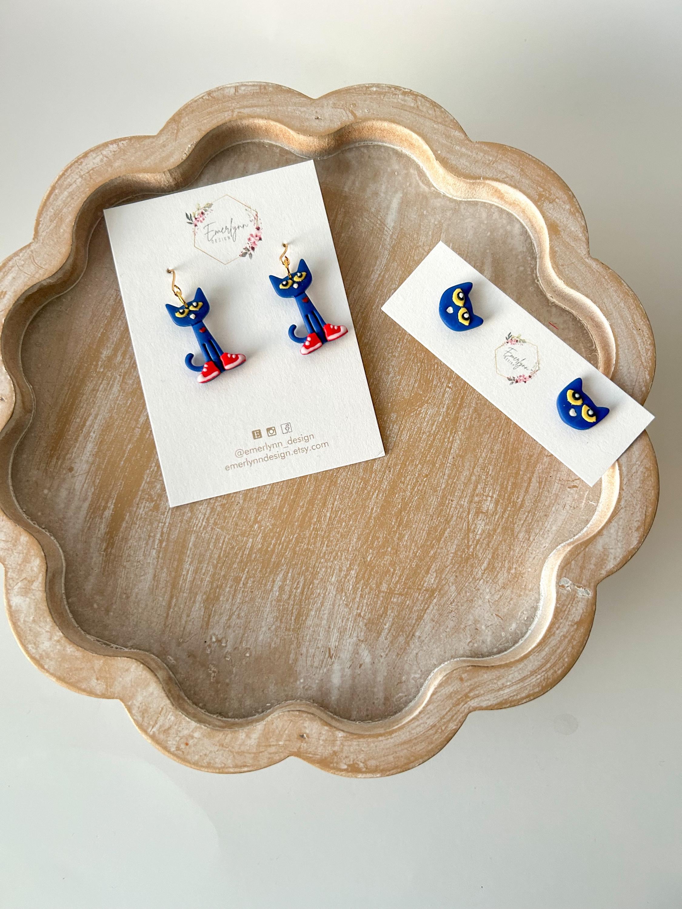 Pete the cat earrings - TikTok