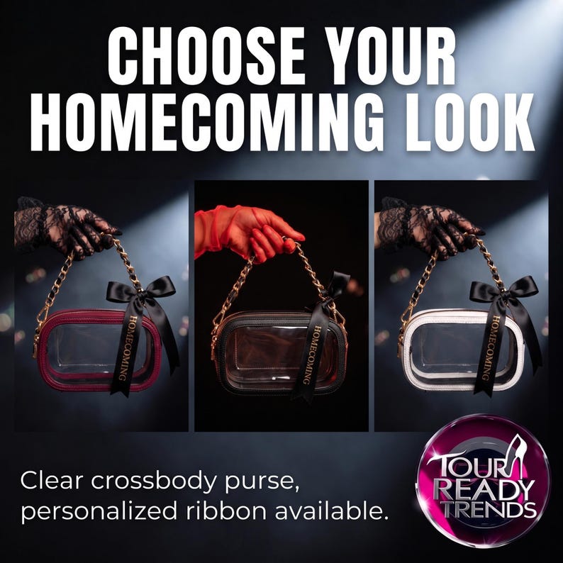 Puede incluir: Tres bolsos bandolera rectangulares transparentes con cadenas doradas y cintas negras con la palabra HOMECOMING. Los bolsos tienen bordes en rojo, negro y blanco. El texto CHOOSE YOUR HOMECOMING LOOK aparece en la parte superior.