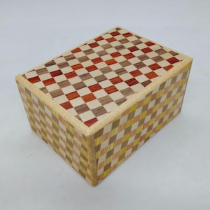 12 steps Ichimatsu 3 sun (90mm/3.5inch) Japanese Puzzle box (Himitsu-bako) by Hiroyuki Oka