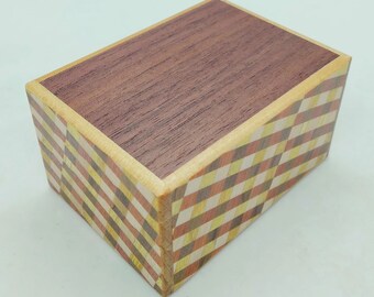 12 steps Walnut wood/Ichimatsu 3 sun (90mm/3.5inch) Japanese Puzzle box (Himitsu-bako)