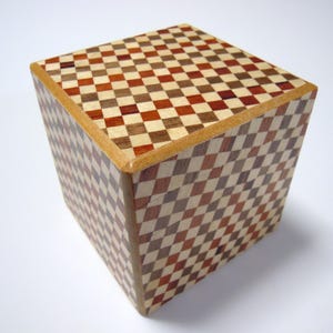 14 steps Ichimatsu 3-sun Cube (8.5cm/3.3in) Japanese Puzzle box (Himitsu-bako) by Hiroyuki Oka