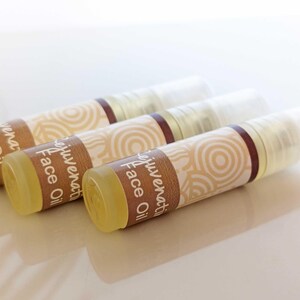 Anti-Aging Face Oil Serum Sample: Hydrating Dry Skin Treatment