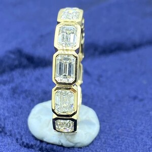 Alliance éternité en moissanite taille émeraude, bague de mariage serti clos complet pour femme, alliance est-ouest en or 14 carats, émeraude est-ouest, alliance empilable