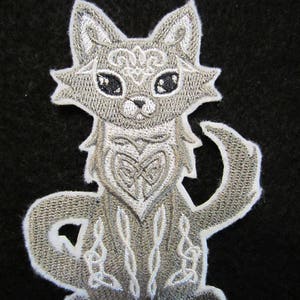 Embroidered Celtic Cat Iron On Patch, Celtic Cat Applique, Celtic Cat, Cat Patch Iron On Patch, Iron On Applique, Cat