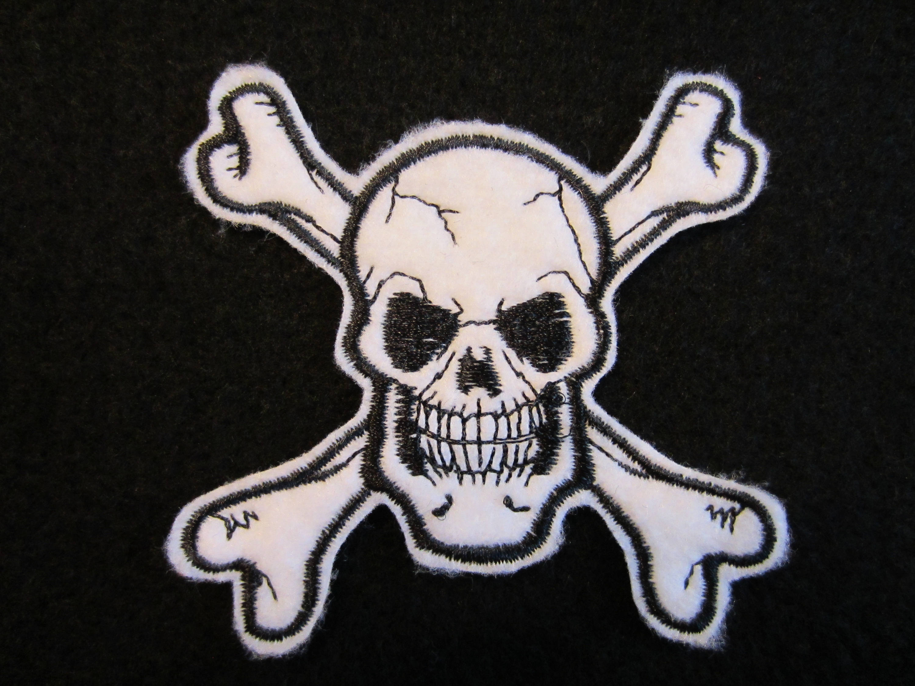 Bonefish Skeleton Iron-On Patch – Skull & Bones Punk Style, 3.5" X 1.75" Embroidered