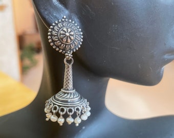 Jaipur Jhumkas-J1041-Vertical drop jhumkas with ornate round posts and freshwater pearls