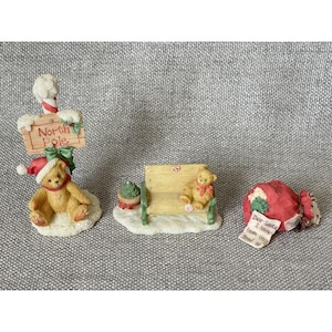 VTG Cherished Teddies Mini pueblo navideño Banco del Polo Norte Cartas de Papá Noel