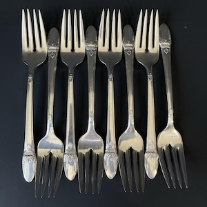 8 1847 Rogers International FIRST LOVE Silverplate Salatgabeln 6 3/4 &quot;
