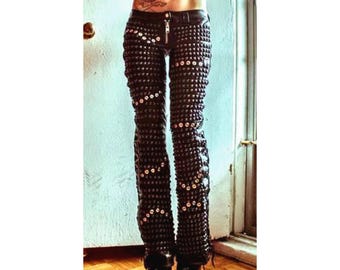 Pantalones góticos unisex de cuero negro: pantalones punk rock de cintura alta y corte ajustado con tachuelas para hombre / Pantalones de cuero con tachuelas de diseñador para mujer