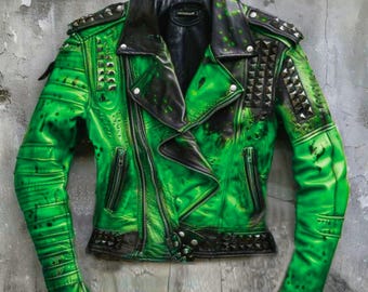 Chaqueta de motociclista de cuero verde con tachuelas personalizada: abrigo de motociclista pintado a mano, estilo punk rock, chaqueta única y llamativa.