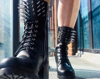 Botas de punk rock a medida para hombre y mujer, botas de motociclista con tachuelas para mujer, botas de cuero negro personalizadas, botas sucias con tachuelas hechas a mano para hombre