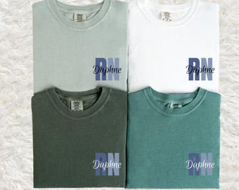Camiseta de enfermera con nombre personalizado y colores cómodos, camiseta de enfermera personalizada, camiseta de manga larga de enfermera registrada, regalo de enfermera con colores cómodos