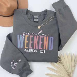 Sudadera con capucha personalizada para viaje de fin de semana, sudadera personalizada para fin de semana de chicas, sudadera personalizada con ciudad y año, sudadera con capucha para viaje de amigos, camiseta de viaje de fin de semana