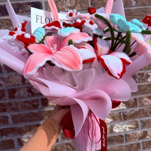 Handmade Pipe Cleaner Pastel Lily Bouquet- Medium size, Pipecleaner Flower . image 9