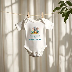 Wakker worden wilde en prachtige babyromper, schattige babyromper, outfit dier thema, kraamcadeau, schattige baby rompertje, pasgeboren baby