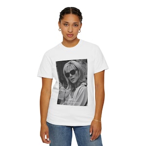 Woman T-shirt, Sex and the City Quote T-shirt, Unisex Tee, I Love You But I Love Me More Shirt, Carrie Bradshaw Fan Gift, TV Show Merch,