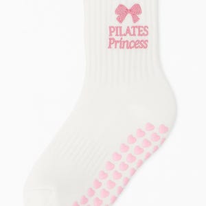 Solisse Pilates Socks – PINK "PILATES PRINCESS" Embroidered Bow Edition - Non-Slip Pilates Crew Socks, Pilates Yoga Barre Fitness Socks