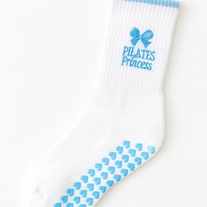 Solisse Grip Socks – baby blue &quot;PILATES PRINCESS&quot; Embroidered Bow Edition - Non-Slip Pilates Crew Socks, Pilates Yoga Barre Fitness Socks