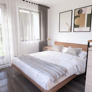 K&ouml;nnte beinhalten: Modernes Schlafzimmer mit Holzbett, wei&szlig;er Bettw&auml;sche und grauer Decke. Der Raum verf&uuml;gt &uuml;ber gro&szlig;e Fenster mit transparenten Vorh&auml;ngen, eine Kommode und gerahmte Kunstwerke. Der Boden ist aus dunklem Holz.
