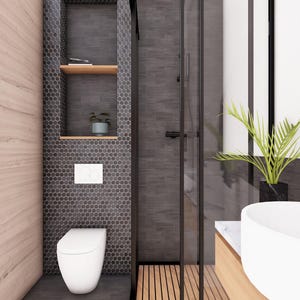 K&ouml;nnte beinhalten: Modernes Badezimmer-Design mit wei&szlig;er Toilette, geschwungenem wei&szlig;em Waschbecken und Glasdusche. Die W&auml;nde sind eine Mischung aus Holz und dunkelgrauen Fliesen, mit einem eingebauten Regal und einer kleinen Topfpflanze. Ein gro&szlig;er Spiegel reflektiert den Raum.