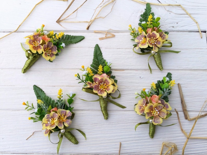 Buttonhole for Groom /& Groomsmen Boutonni\u00e8res Yellow Hellebore Boutonni\u00e8res Yellow Hellebores Flower Buttonhole Wild Flower Buttonhole