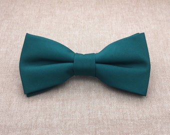 Teal Bow Tie, Mens Bow Tie, Solid Teal Bow Tie, Bow Tie for Men, Bow Tie for Wedding, Plain Bowtie, Groomsmen Bow Tie, Groom Bow Tie
