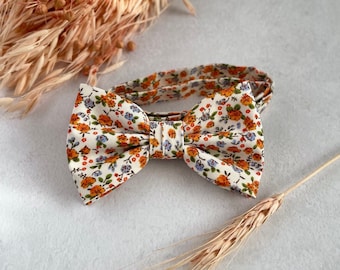 Orange Ditzy Floral Bow Tie with Pocket Square Set Men Scattered Flowery Bowtie Pageboy Bow Tie Wedding Bow Tie for Groom & Groomsmen