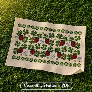 Patrón de punto de cruz infantil enmarcado en PDF: Diseño de bordado a mano de mariquita roja y gráfico con borde de trébol