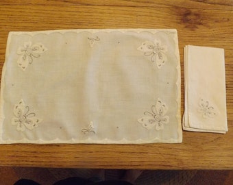 Linen Hand Applique /Embroidered Place Mat/ Napkin Set With Butterfly Design (16 piece set)