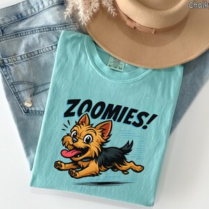 Chemise drôle Yorkie Zoomies, t-shirt pour chien Yorkie en cours d'exécution, T-shirt dessin animé Yorkshire Terrier, cadeau pour amoureux des chiens, t-shirt humour Zoomies petit chien