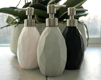 Modern Faceted Soap Dispenser: Refillable Stainless Steel Pump