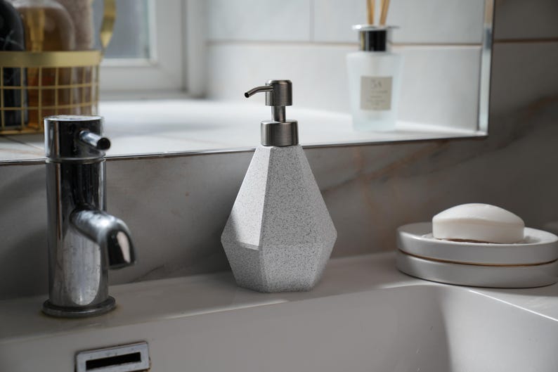 Sleek Soap Dispenser for a Contemporary Bathroom | Refillable Pump | Minimalist Design