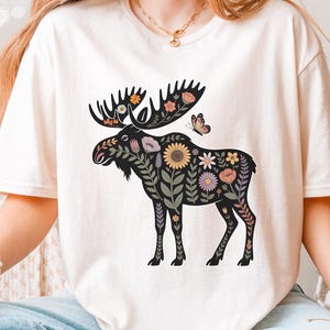 Moose Shirt – Moose Lover Gift Shirt – Wild Animal Shirt – Moose Sweatshirt – Rustic Nature Gift for Wildlife & Forest Fans