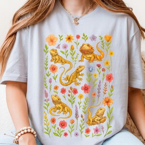 Bearded Dragon Shirt – Shirt for Bearded Dragon Mom – Bearded Dragon Gift – Cute Animal Lovers Tee – Reptile Pet Parent Shirt