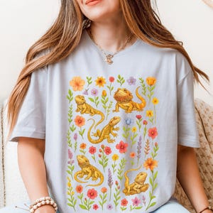 Bearded Dragon Shirt – Shirt for Bearded Dragon Mom – Bearded Dragon Gift – Cute Animal Lovers Tee – Reptile Pet Parent Shirt