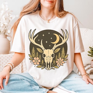 Moose Shirt – Moose Lover Gift Shirt – Wild Animal Shirt – Moose Sweatshirt – Rustic Nature Gift for Wildlife & Forest Fans