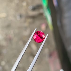 Rubilite Tourmaline. 1.20 crt  Round cut