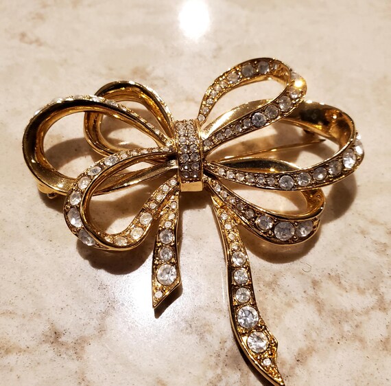 Vtg Kenneth Jay Lane Avon gold tone rhinestone en… - image 1