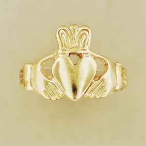 Medium Claddagh Ring in Sterling Silver or Antique Bronze Celtic Irish Wedding Ring Traditional Irish Jewelry Gift Ring for Men or Women