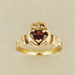 Bague Claddagh avec coeur de pierres précieuses en bronze antique Bague Claddagh celtique irlandaise pour femme Bague de promesse avec pierres précieuses Bague amour celtique pour elle