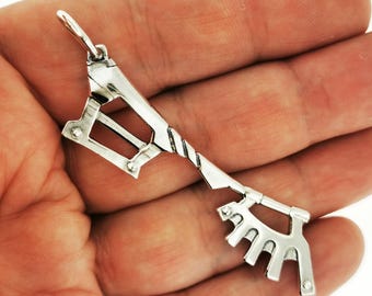 KH Wayward Wind Keyblade Pendant Handmade Hearts Keyblade Necklace Kingdom Video Game Cosplay Jewelry Gift for Gamers Fans