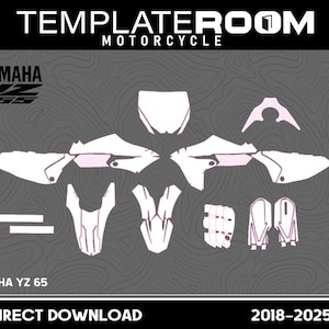 以下が含まれることがあります： ヤマハYZ 65用の白いオートバイデカールテンプレート。上部に「TEMPLATEROOM MOTORCYCLE」の文字。画像にはヤマハのロゴと「YAMAHA YZ 65」の文字が含まれています。下部のテキストは「DIRECT DOWNLOAD 2018-2025」です。