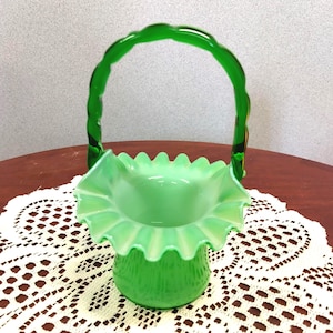 フェントン アンティークantique エメラルドグリーンバスケット アメリカ Fenton Emerald Green Basket - Etsy