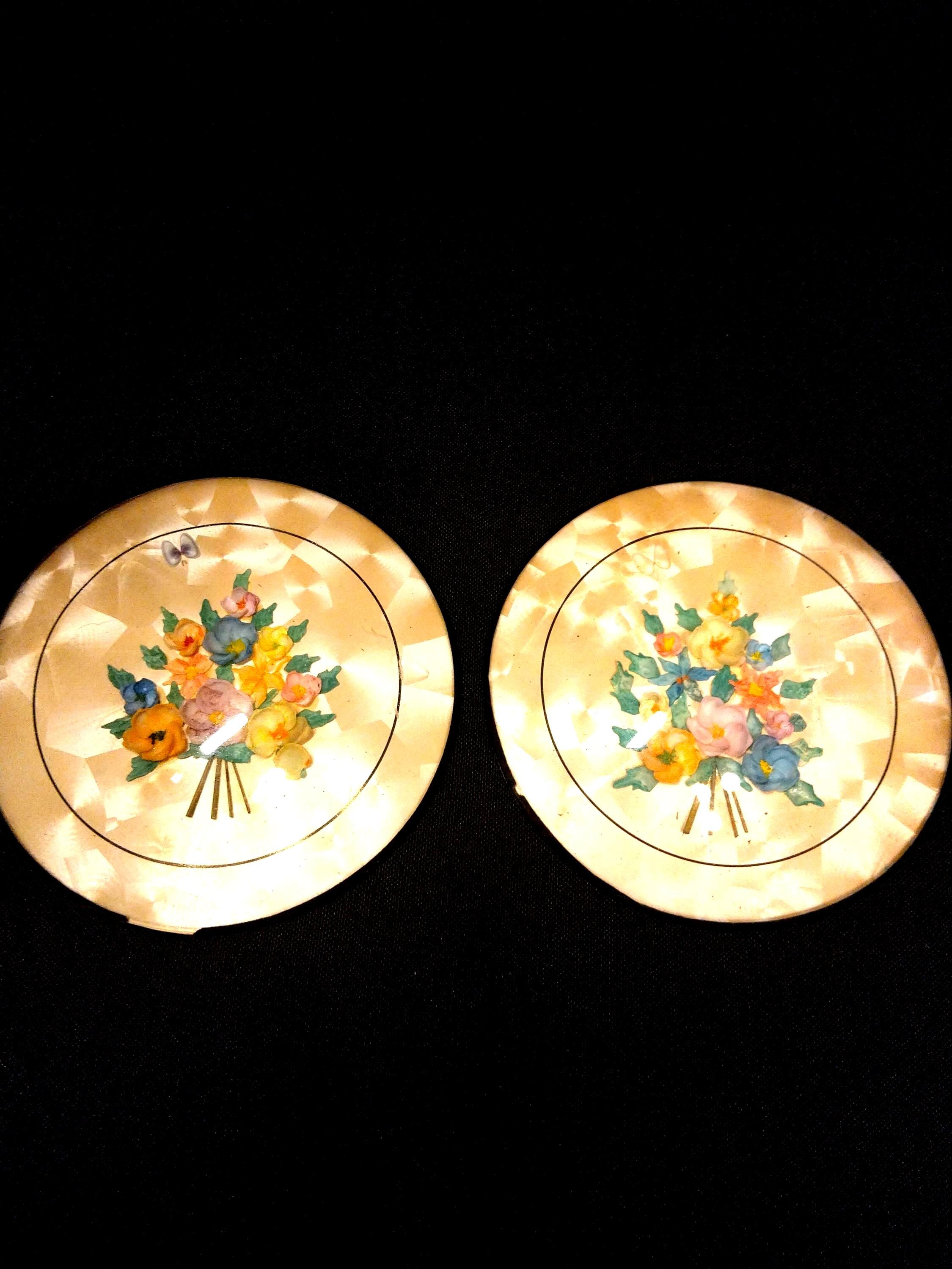 1940年代のヴィンテージ凸型ガラスシェルアート花柄壁掛け2個セット