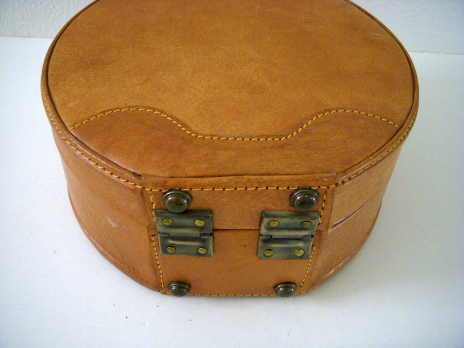 Vintage 50s Brown Leather Round Train Case Mid Century Small Etsy