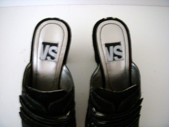 Vintage 90s Y2k Black and Silver Shoes by VIA SPI… - image 5