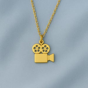Movie Camera Necklace – 925 Sterling Silver Pendant for Film Lovers, Cinema Jewelry Gift, Minimal Unisex Necklace for Directors,Filmmakers