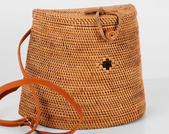 Mochila de vime - Bolsa de verão feita à mão - Bolsa de palha feminina - Presente para ela - Bolsa de praia boho - Bolsa de vime balinesa - Bolsa boho trançada