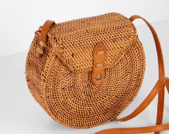 Bolsa de vime meia-lua - Bolsa de ombro de verão - Bolsa de palha feminina - Presente para ela - Bolsa de praia transversal - Bolsa de vime de Bali - Bolsa boho trançada