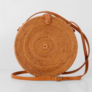 Runde Rattan Tasche - Handgemachte Sommer Tasche - Frauen Stroh Tasche - Geschenk für sie - Crossbody Strand Tasche - Bali Geldbörse - Handgewebte Boho Tasche